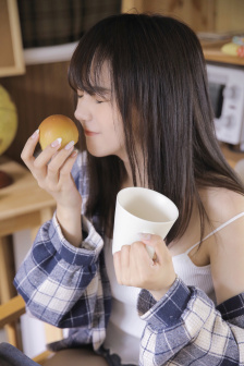 不扭扣女孩
